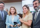 Iracema Vale é homenageada com Medalha Liberdade e profere palestra sobre presença feminina em espaços de poder