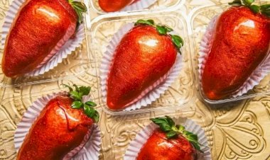 Doce do momento, moranguinho do amor faz sucesso nas redes. Veja como aproveitar a trend e turbinar as suas vendas