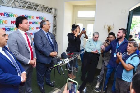 Dino nega afastamento de Brandão e diz que não interfere no governo